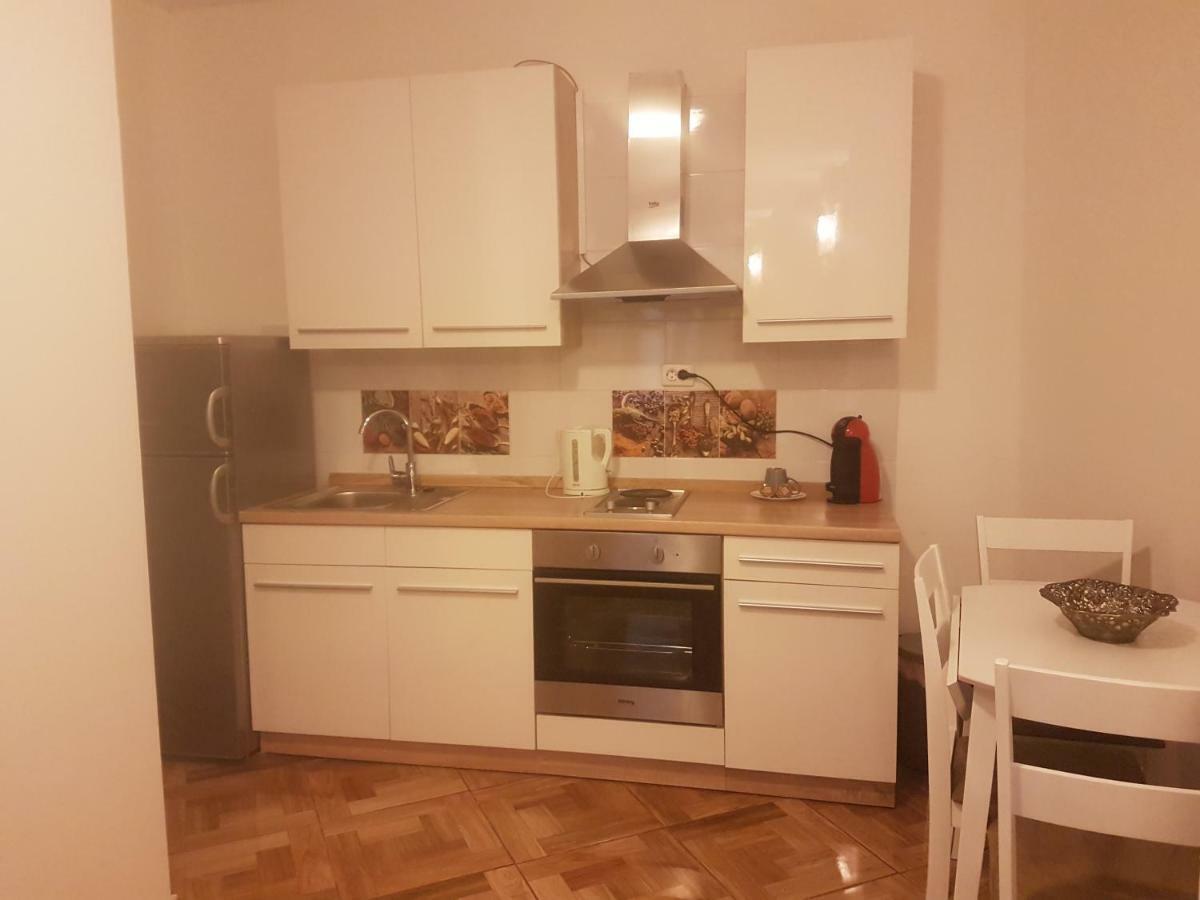 Apartment Studio Apartman Via *