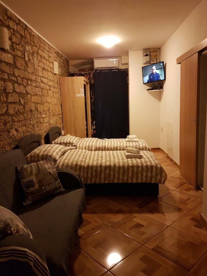 Studio Apartman Via *